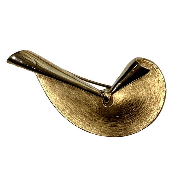 50s 60s Crown Trifari Mid Century Modernist Abstract Gold Brooch | 2.75" - Picture 2 of 10